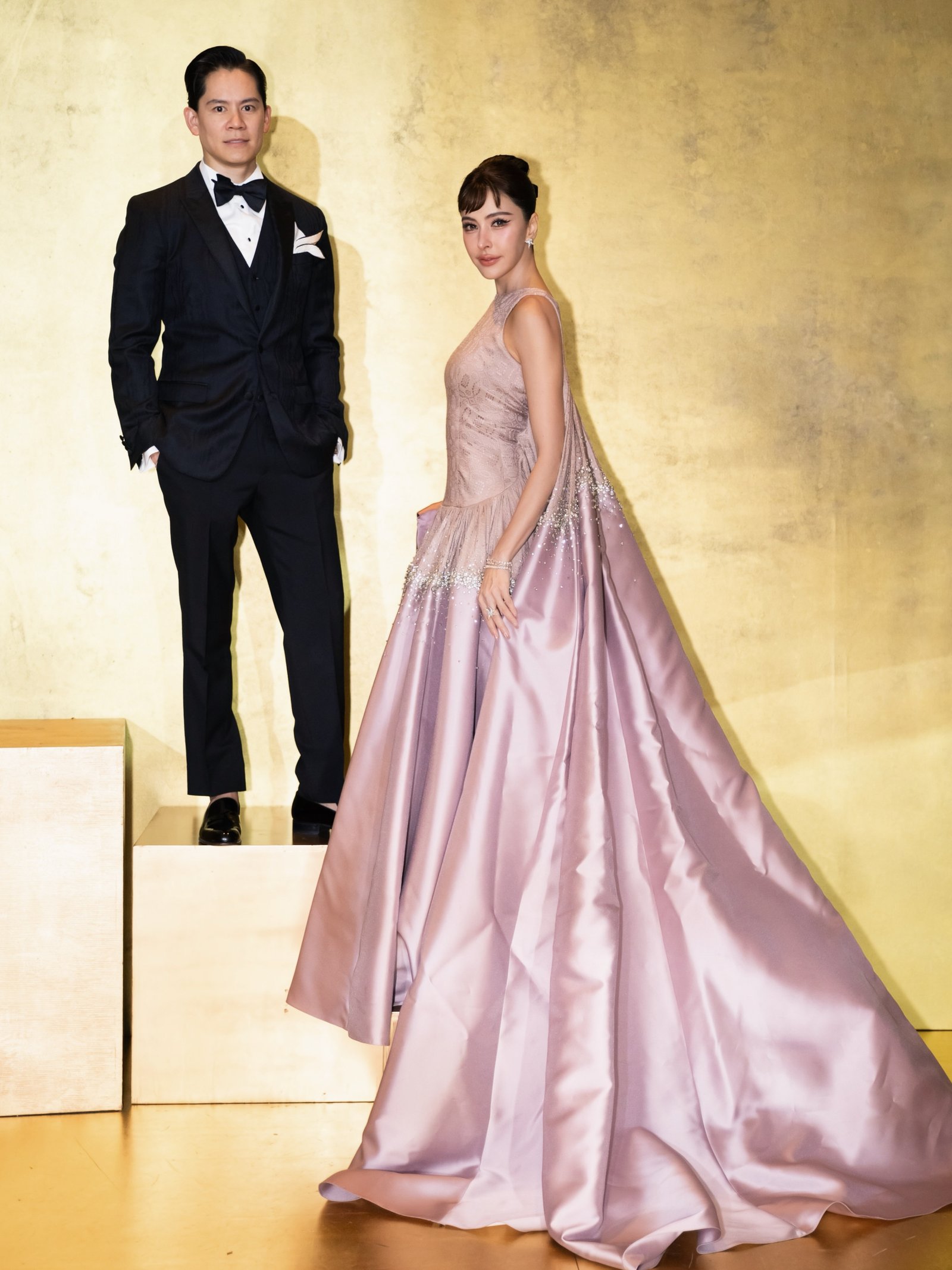ศรีริต้า เจนเซ่น สวยสะกดตาในชุดเดรสชมพู ควงสามีร่วมงาน Vogue Gala 2026