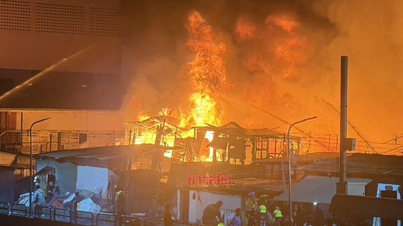 ไฟไหม้ชุมชนมักกะสันริมคลองแสนแสบ วอด 15 หลัง พบผู้เสียชีวิต 1 ราย