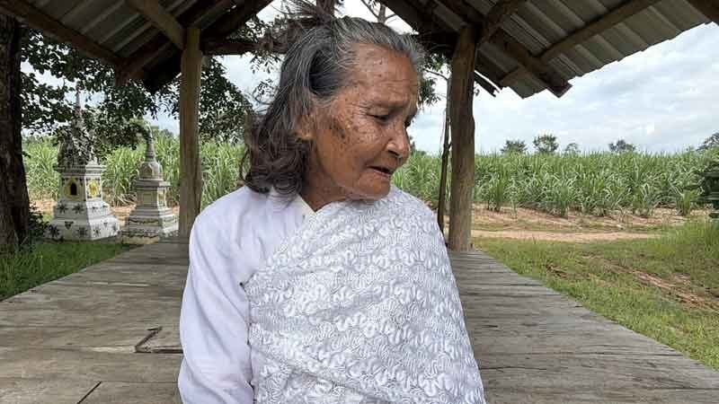 ช่างภาพหนุ่มน้ำใจงาม อาสาถ่ายรูปใหม่ให้คุณยายวัย 70 หลังถูกมิจฉาชีพหลอก