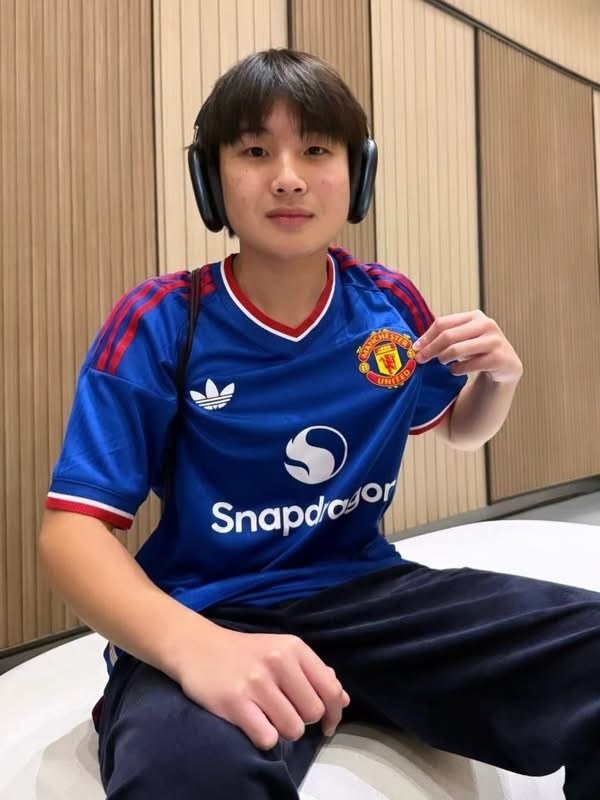 เผยภาพล่าสุด 'น้องสุขใจ' ลูกชาย 'เต๋า สมชาย' ฉายแววหล่อเท่ทำแฟนคลับฮือฮา