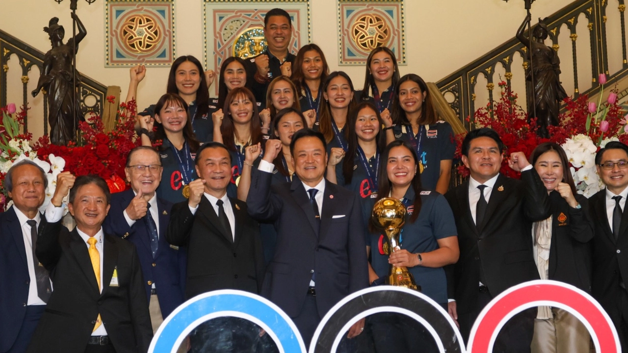 นายกฯ อนุทิน เปิดทำเนียบต้อนรับทัพวอลเลย์บอลหญิงไทย มอบเงินรางวัล 14.7 ล้านบาท