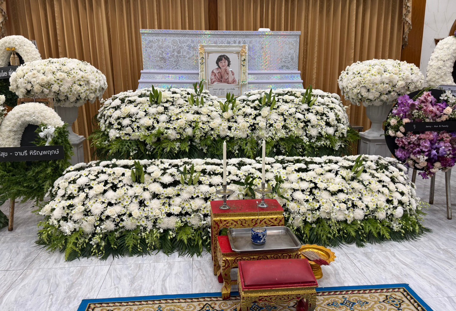 คนบันเทิงร่วมอาลัย 'ปอ ณฐมน' สูญเสียคุณแม่จากโรคมะเร็งปอด