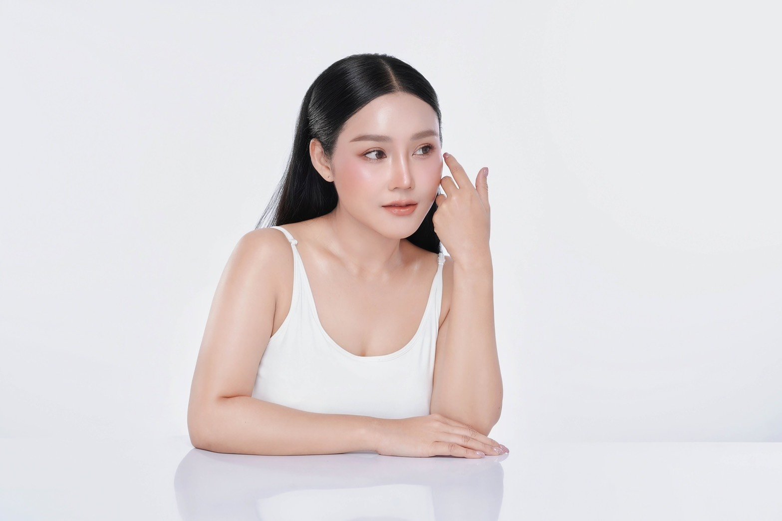 หญิง ธิติกานต์ เปิดลุคใหม่สุดปัง! เผยเคล็ดลับหน้าเด็กหลังทำ FACE LOCK และ Multi Cells