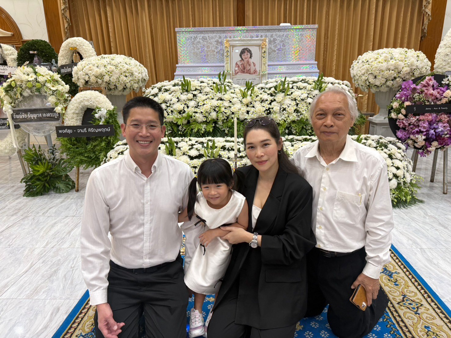 คนบันเทิงร่วมอาลัย 'ปอ ณฐมน' สูญเสียคุณแม่จากโรคมะเร็งปอด
