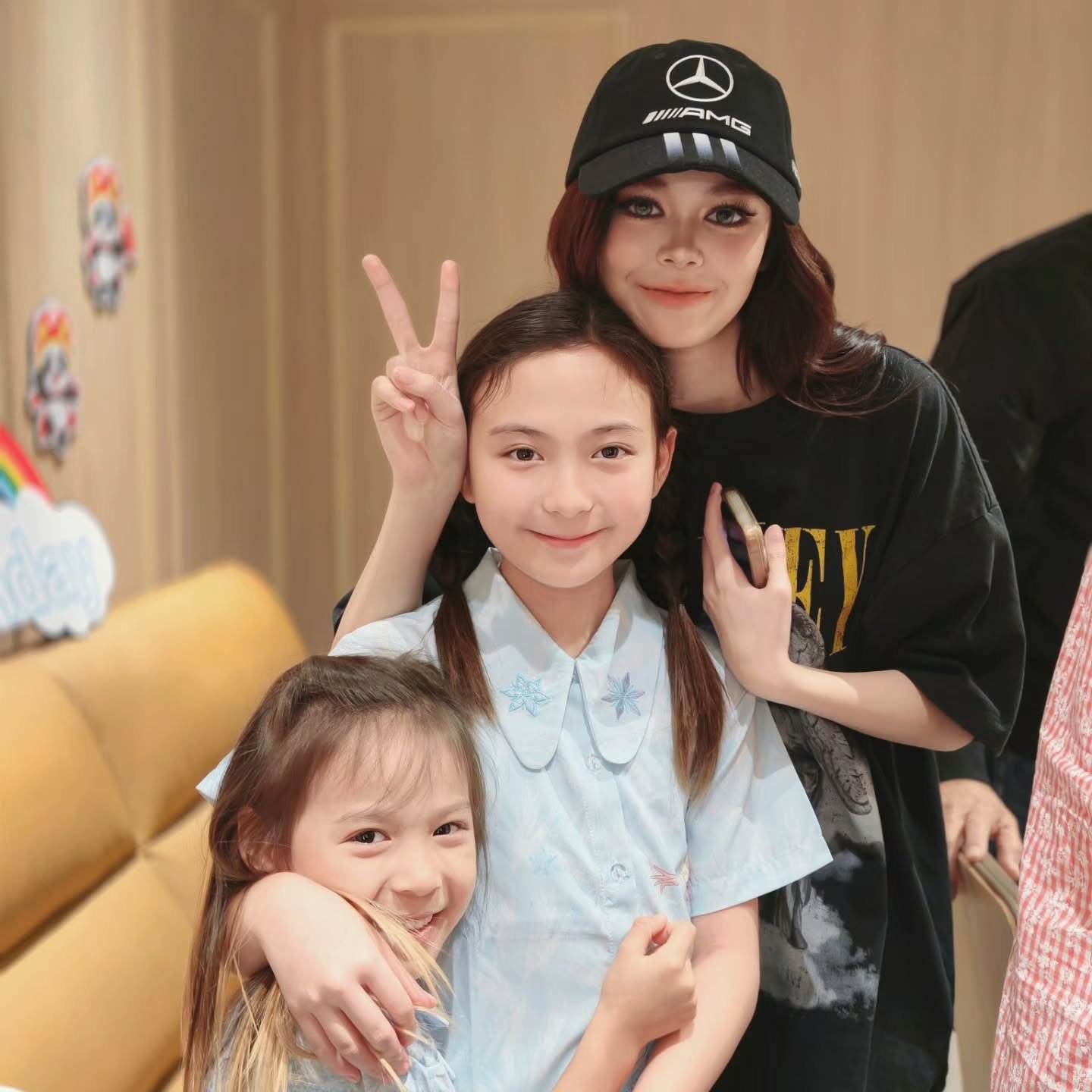 ธัญญ่า เผยภาพความสดใส 3 สาวพี่น้อง แฟนคลับชื่นชม น้องลียา สวยคมสะดุดตา