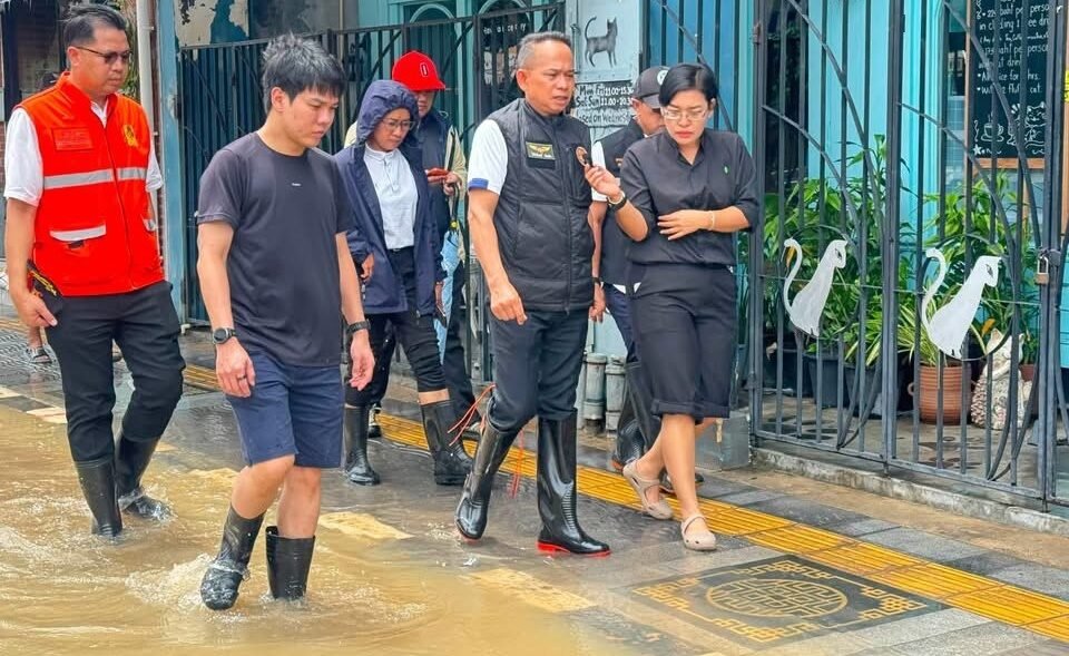 ผู้ว่าฯ โชตินรินทร์ สั่งระดมกำลังด่วน เร่งช่วยผู้ประสบภัยน้ำท่วมป่าตอง พร้อมตั้งศูนย์รับแจ้งเหตุ