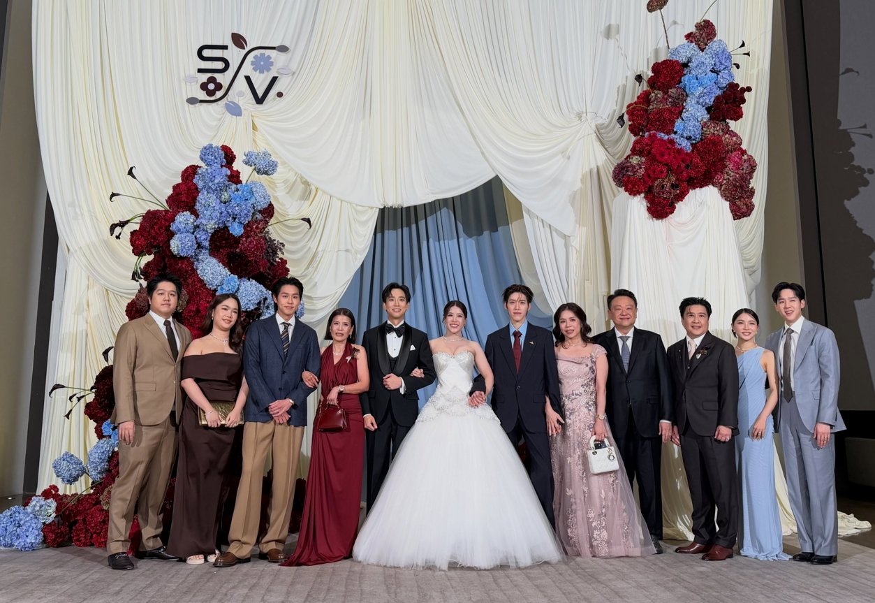 บรรยากาศอบอุ่นงานแต่ง 'เพชร ศสิพร' พี่สาว 'พีพี กฤษฏ์' พร้อมครอบครัว 'บิวกิ้น' ร่วมแสดงความยินดี