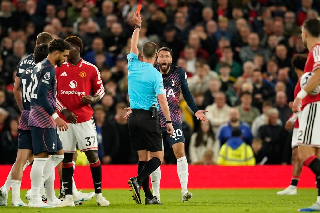 แมนยูสุดช้ำ! เหลือตัวมากกว่าแต่ทำได้แค่เจ๊าสเปอร์ส 1-1