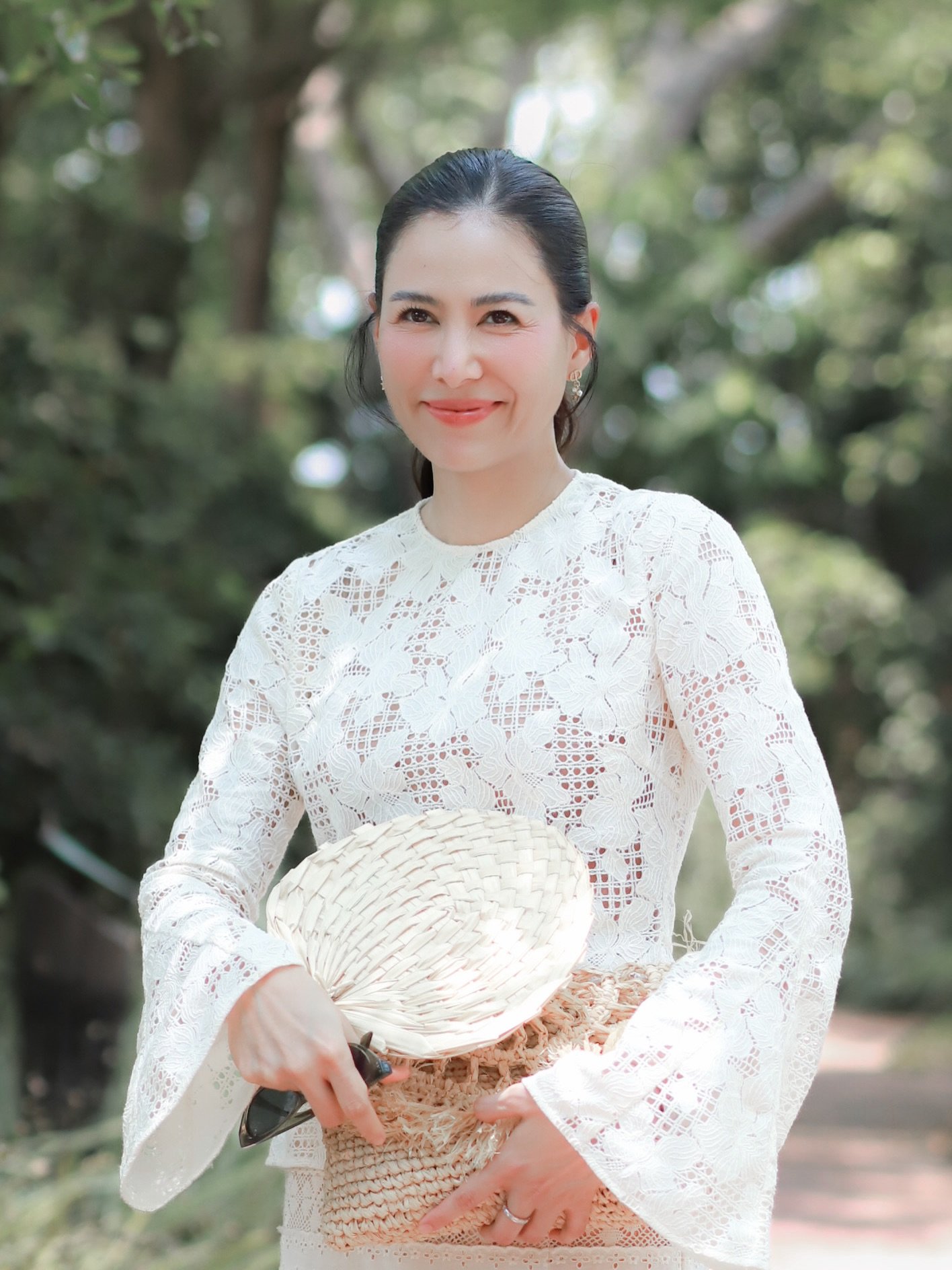 เปิดประวัติ 10 คนดังในวงการบันเทิงไทย กับสายสกุลเก่าแก่และเชื้อสายเจ้านาย