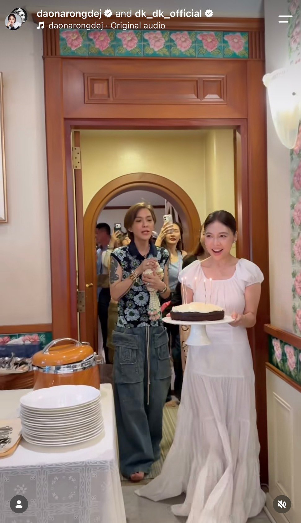 อบอุ่นพร้อมหน้า! ครอบครัวบุณยะจินดา ฉลองวันเกิดครบ 74 ปี คุณหญิงกอแก้ว