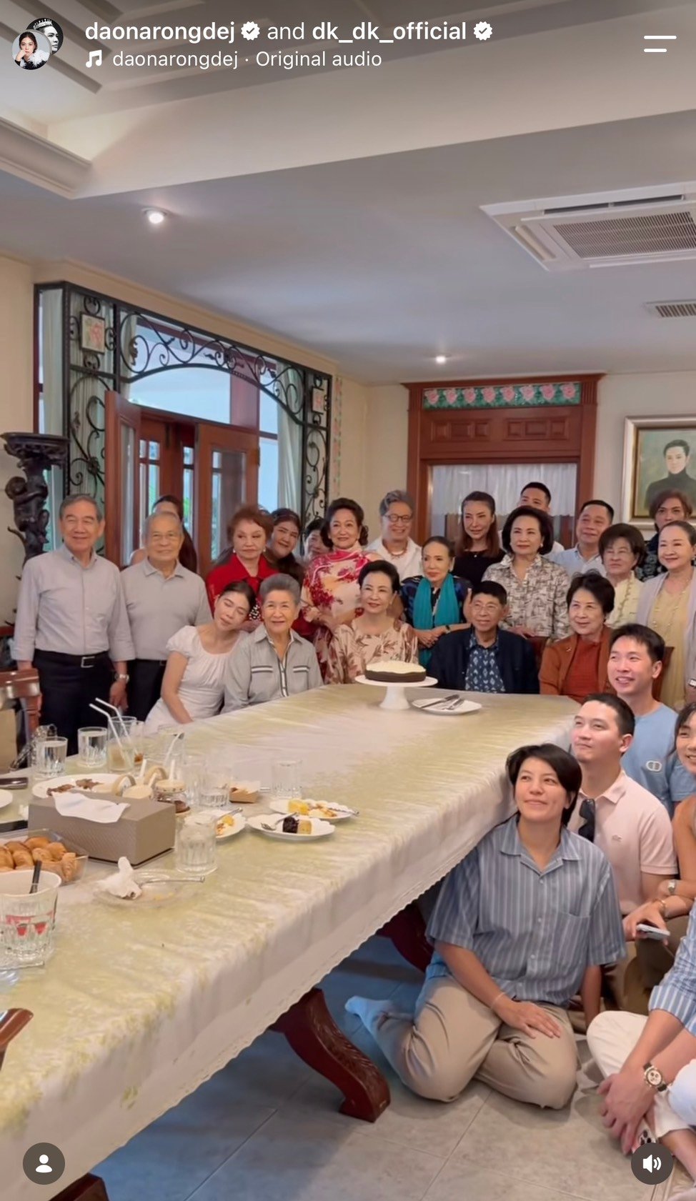อบอุ่นพร้อมหน้า! ครอบครัวบุณยะจินดา ฉลองวันเกิดครบ 74 ปี คุณหญิงกอแก้ว
